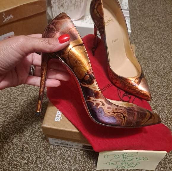 Gorgeous Christian Louboutin 100 patent Pigalle Follies. Worn one time - Picture 3 of 7